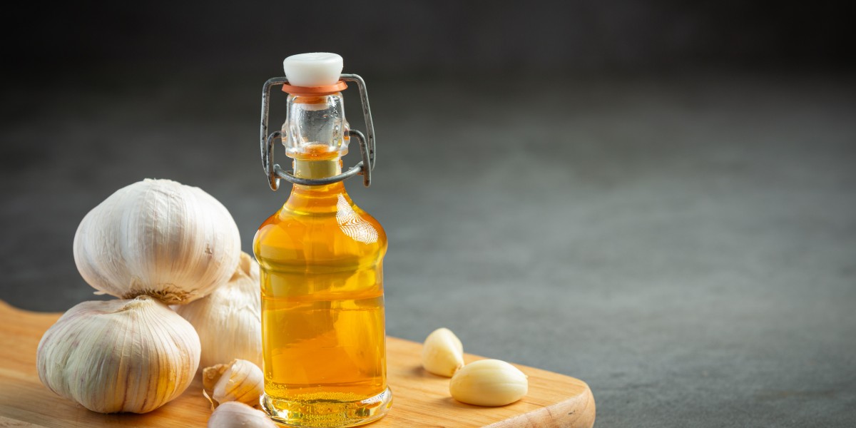 Garlic Oil: A Natural Remedy for Skin, Hair, and Beyond