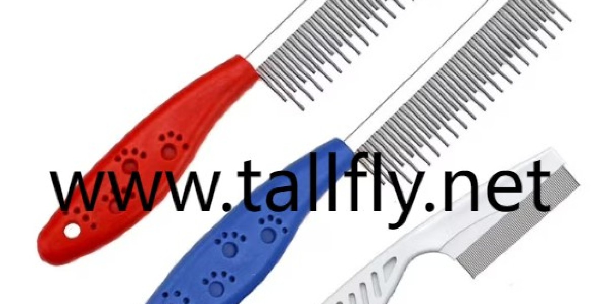 Optimized Grooming for Summer: Essential Comb for Pet Well-Being