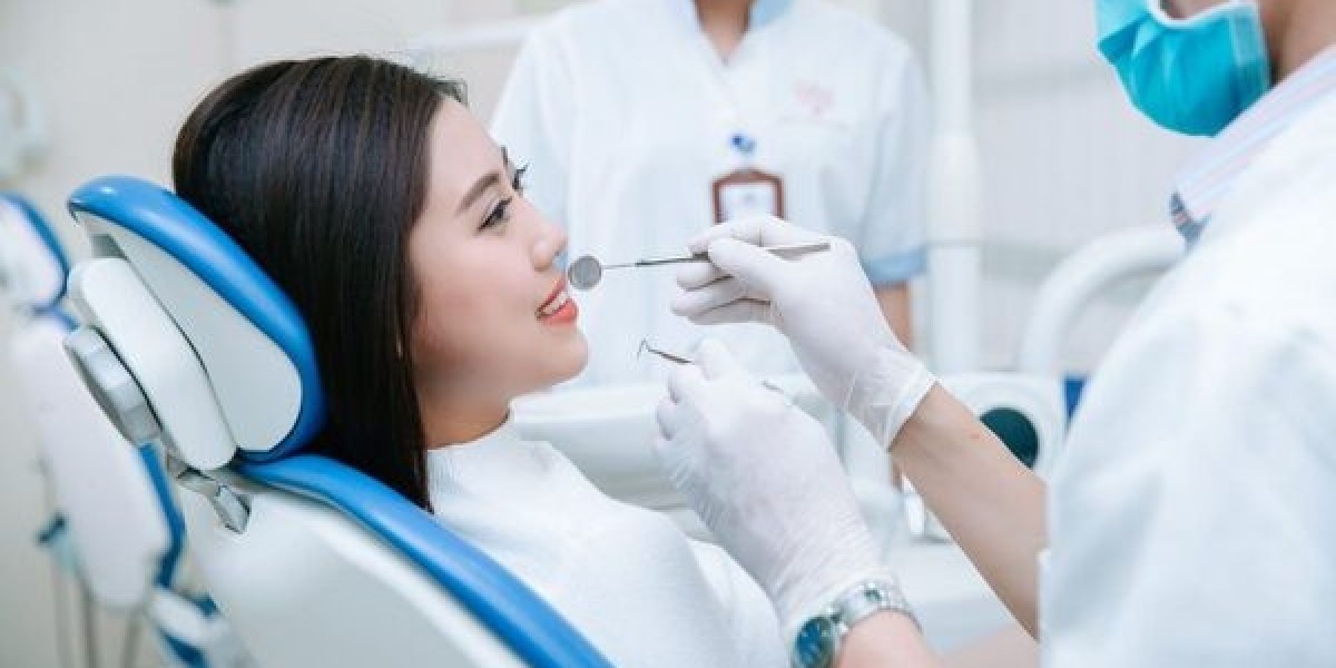 Nhổ răng khôn chảy máu bao lâu? Khi nào là dấu hiệu bất thường