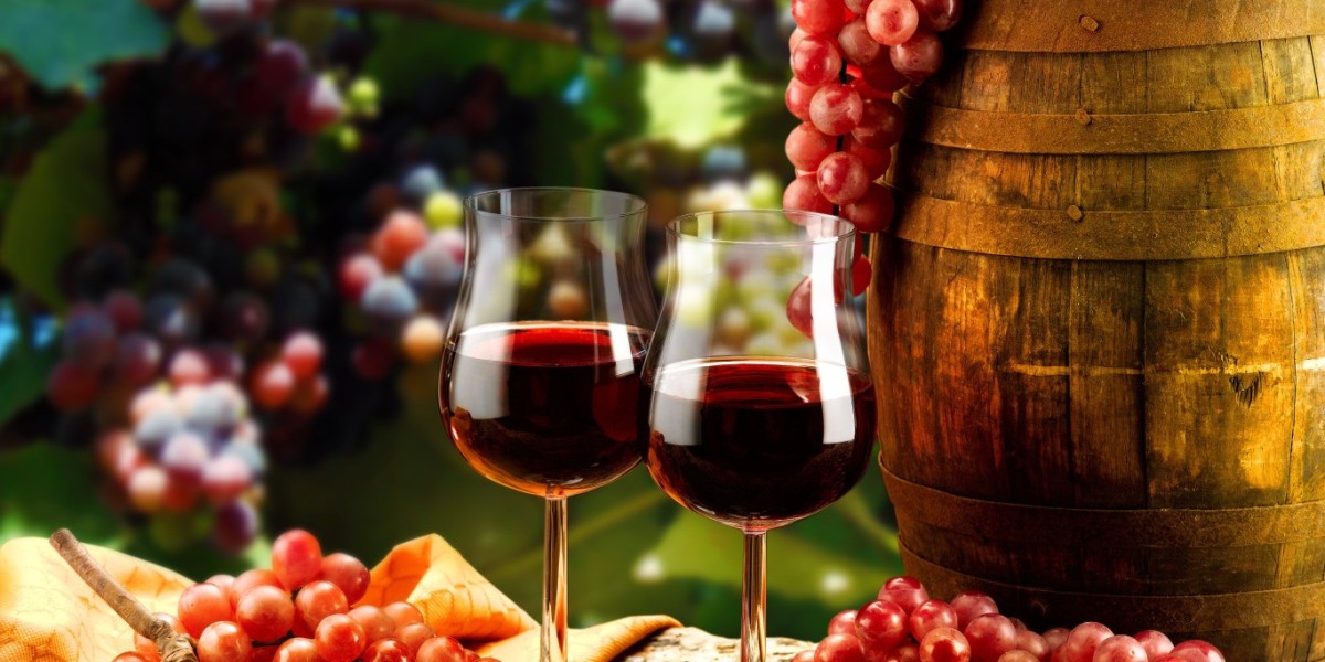 Fruit Wine Market Dynamics: Seasonal Availability and Supply Chain Challenges in Fruit Sourcing