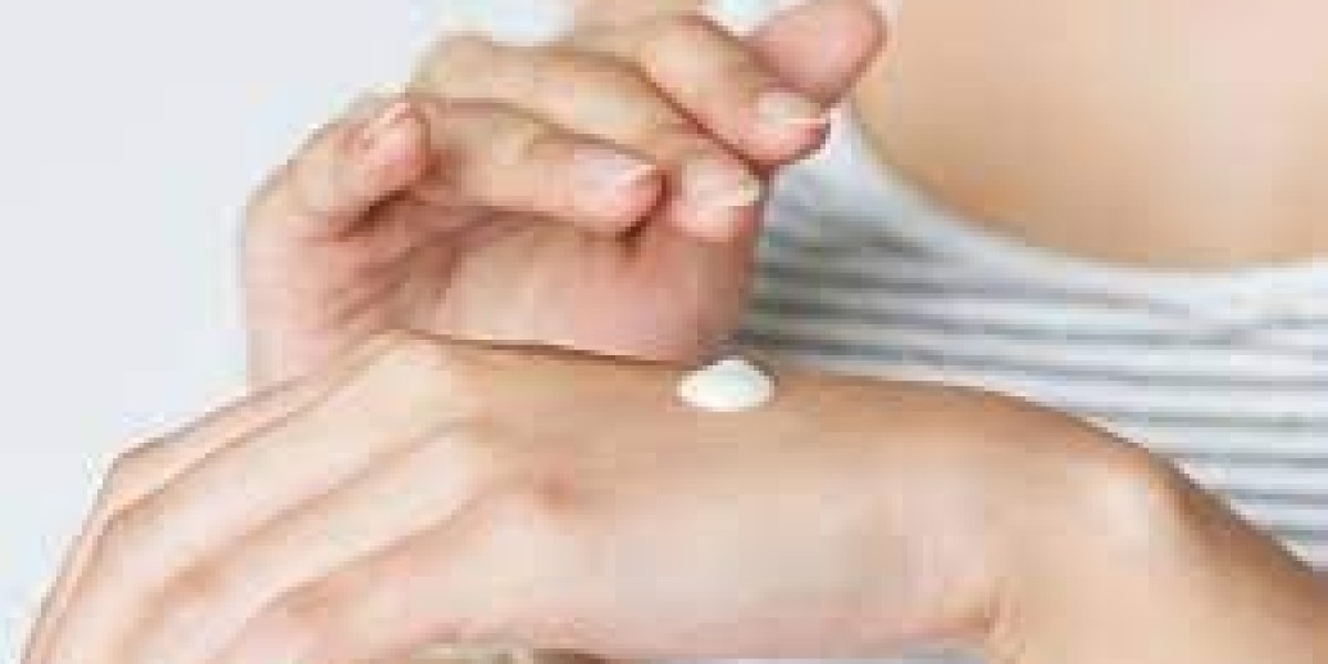 Dehydrated Skin Product Market dominated by clean beauty trends and ingredient transparency demand