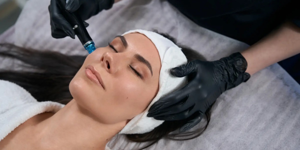 The Science Behind Hydrafacial Treatment and Skin Renewal