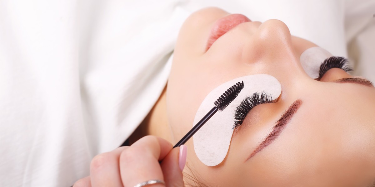 How Long Does the Eyelash Extension Procedure Take?