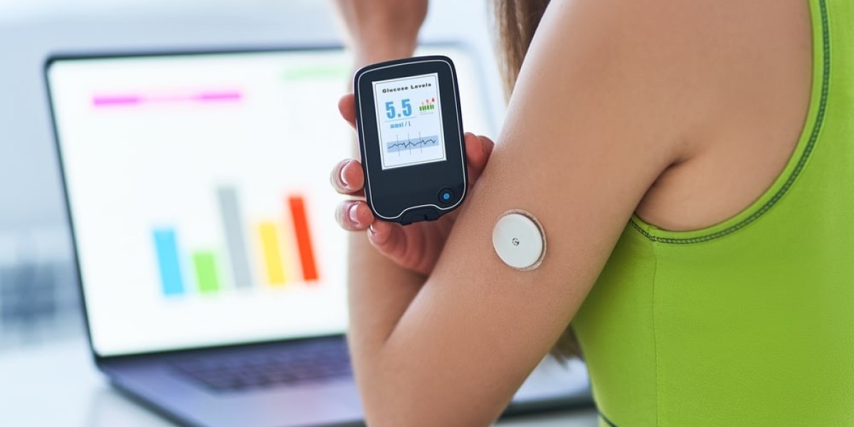 Glucose Monitoring Made Simple – Blood Test at Home in Dubai