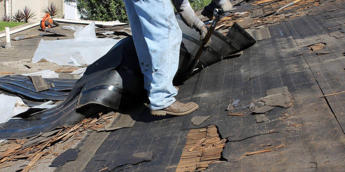 How to Choose the Best Flat Roof Repair Long Island Service?