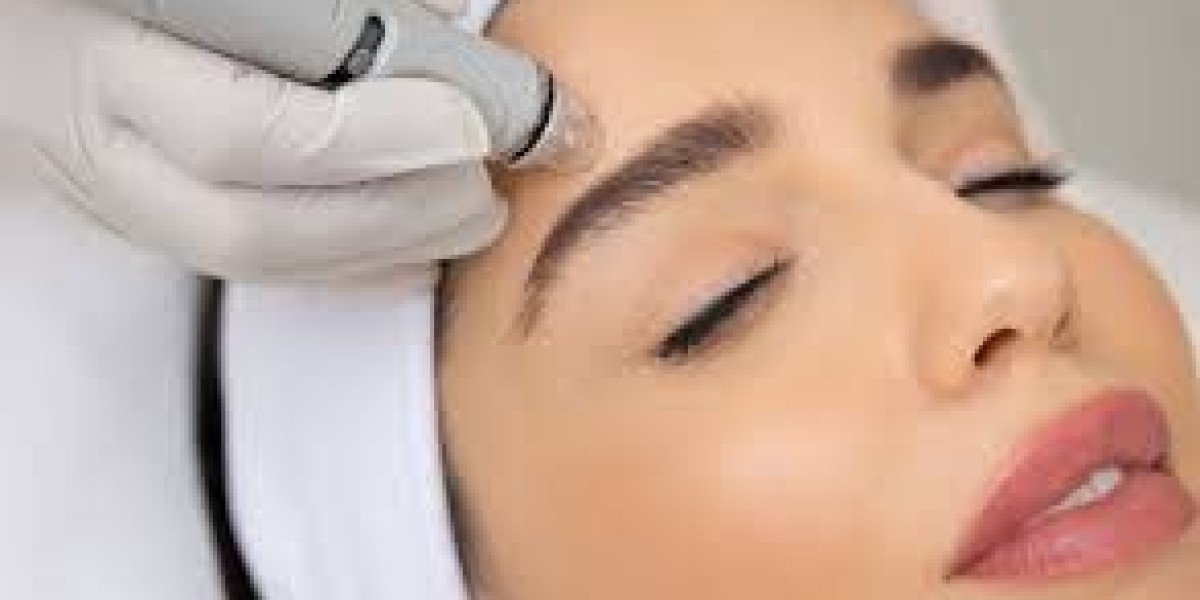 HydraFacial in Dubai for Sensitive Skin: Safe or Risky?