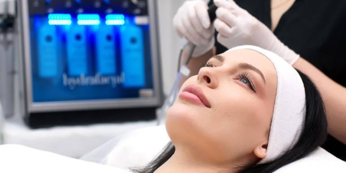 Riyadh Hydrafacial: Unlocking Clearer Skin and Conquering Acne
