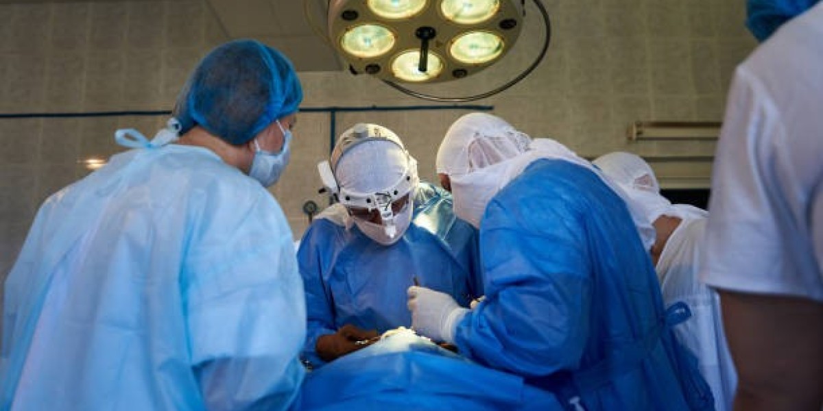 Choosing the Best Plastic Surgeon in Riyadh Made Easy
