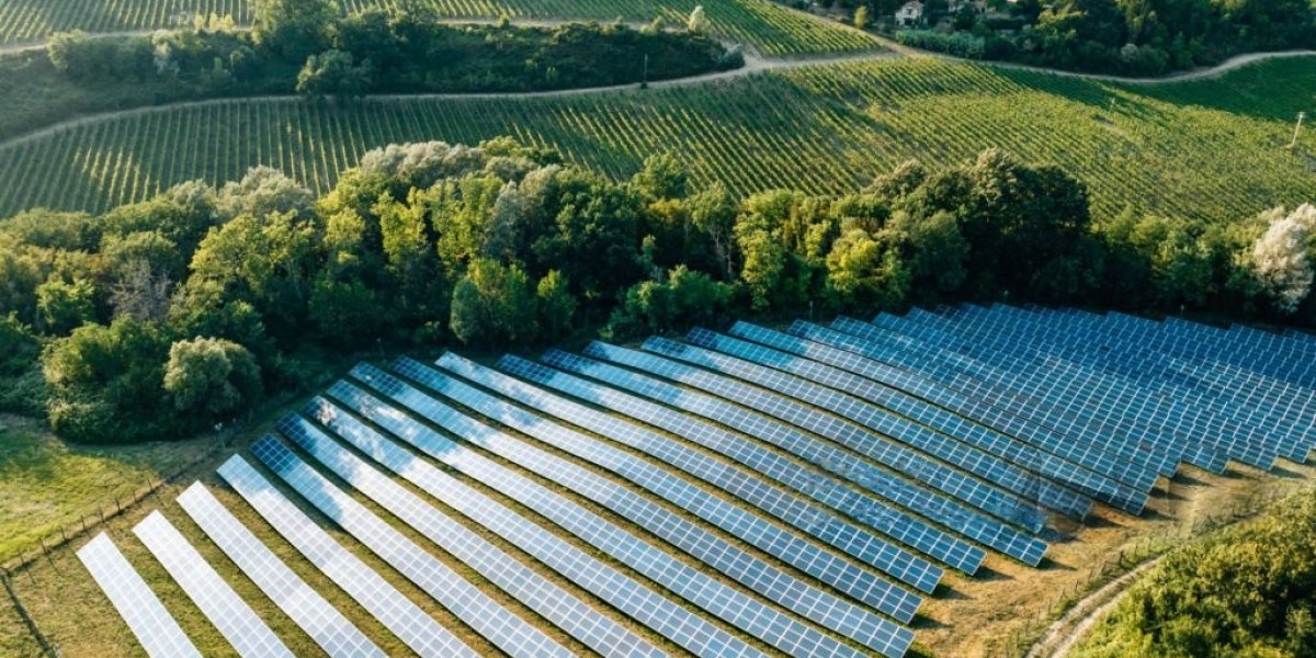 Solar Panel Cleaning for Residential and Commercial Use