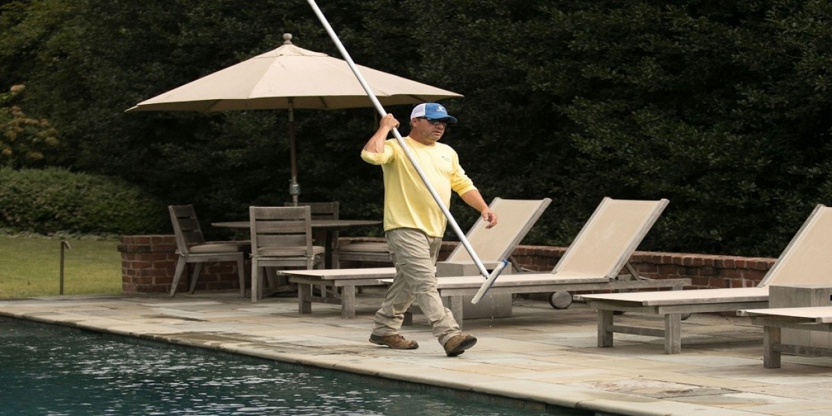 A Swimming Pool Maintenance Guide for the Busy Homeowner