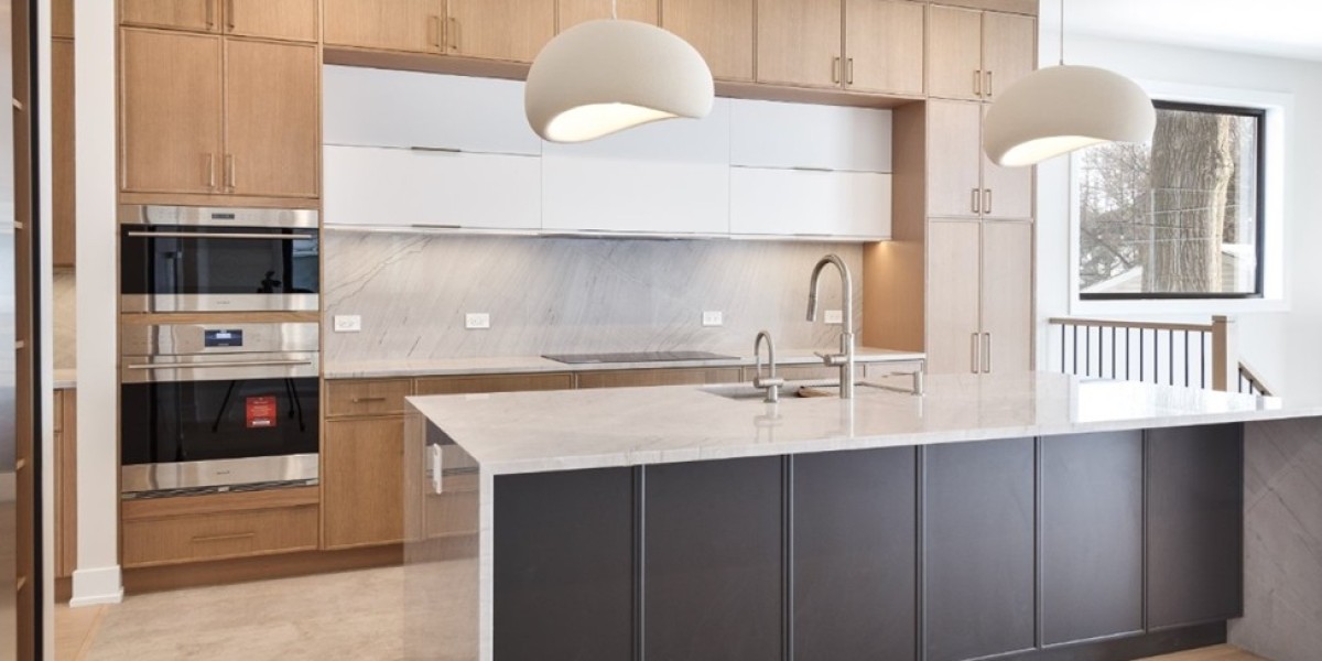 Why Slim Shaker Oak Modern Kitchen Cabinets Are Making a Big Comeback