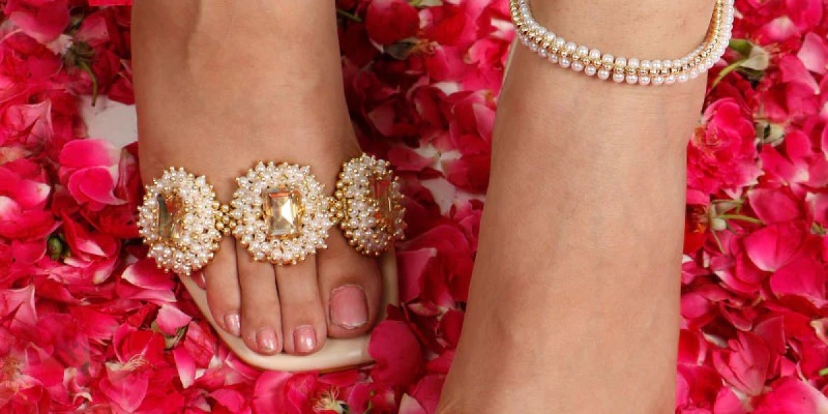 Best Footwear for Women: Heels, Juti, Sandals & Sliders