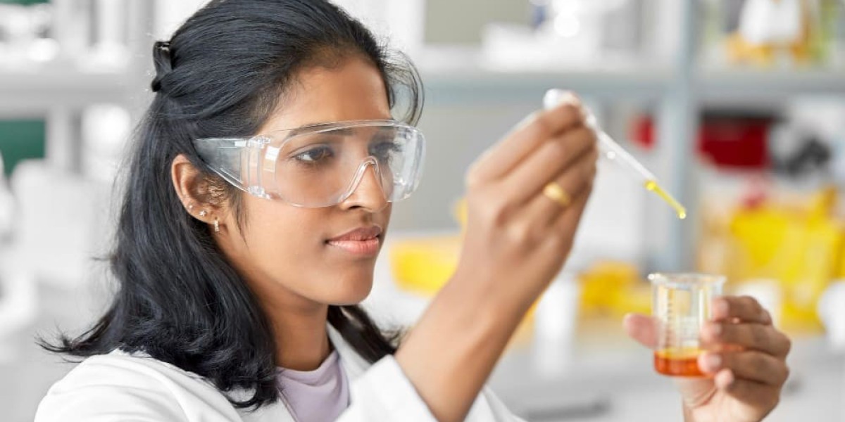 How to Prepare for Pharmacy Entrance Exams: A Professor’s Guide for Pune Students