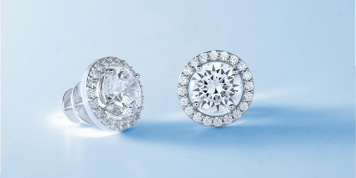 The Beauty of Simplicity: Round Cut Diamond Earrings Explained