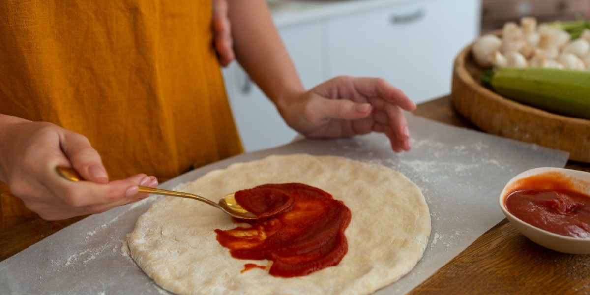 Why Does the Best Pizza Sauce in India Matter for Your Pizza’s Taste?