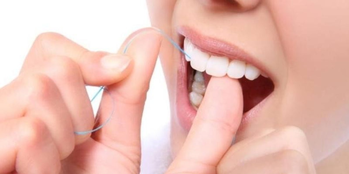 Chỉ tơ nha khoa – Bí quyết làm sạch răng đúng cách bạn không thể bỏ qua