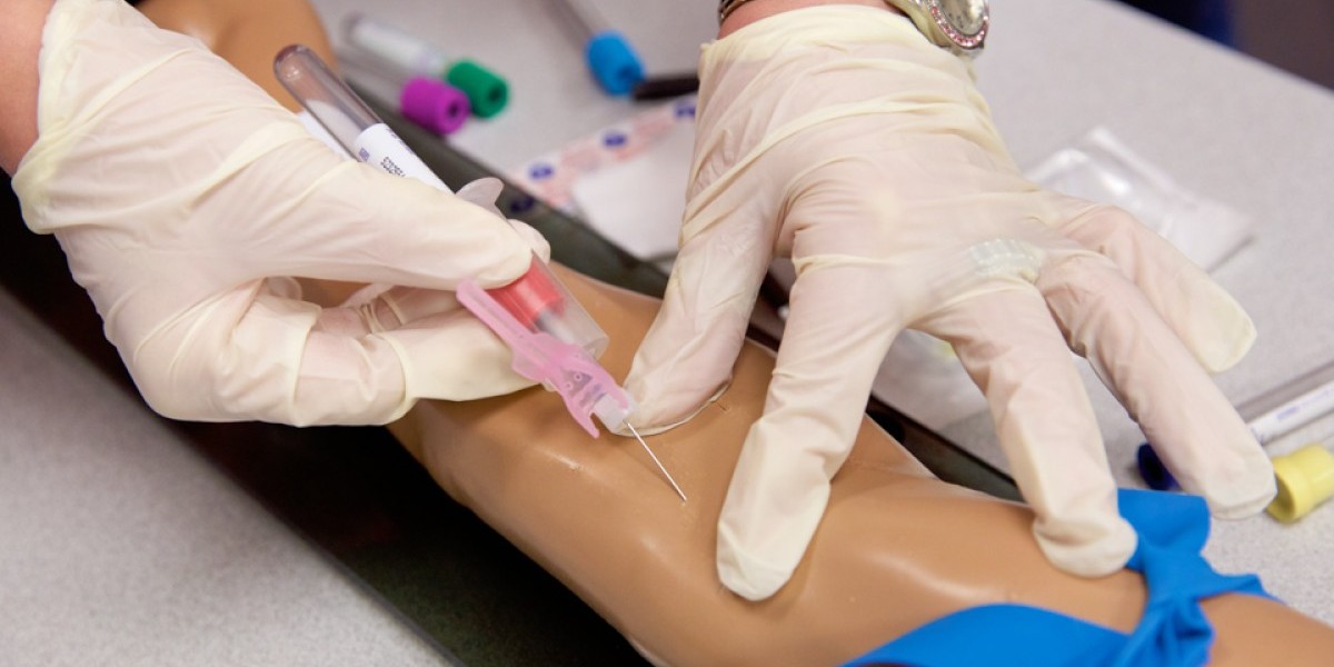 Fitness Enthusiasts: Track Performance with a Blood Test at Home in Dubai