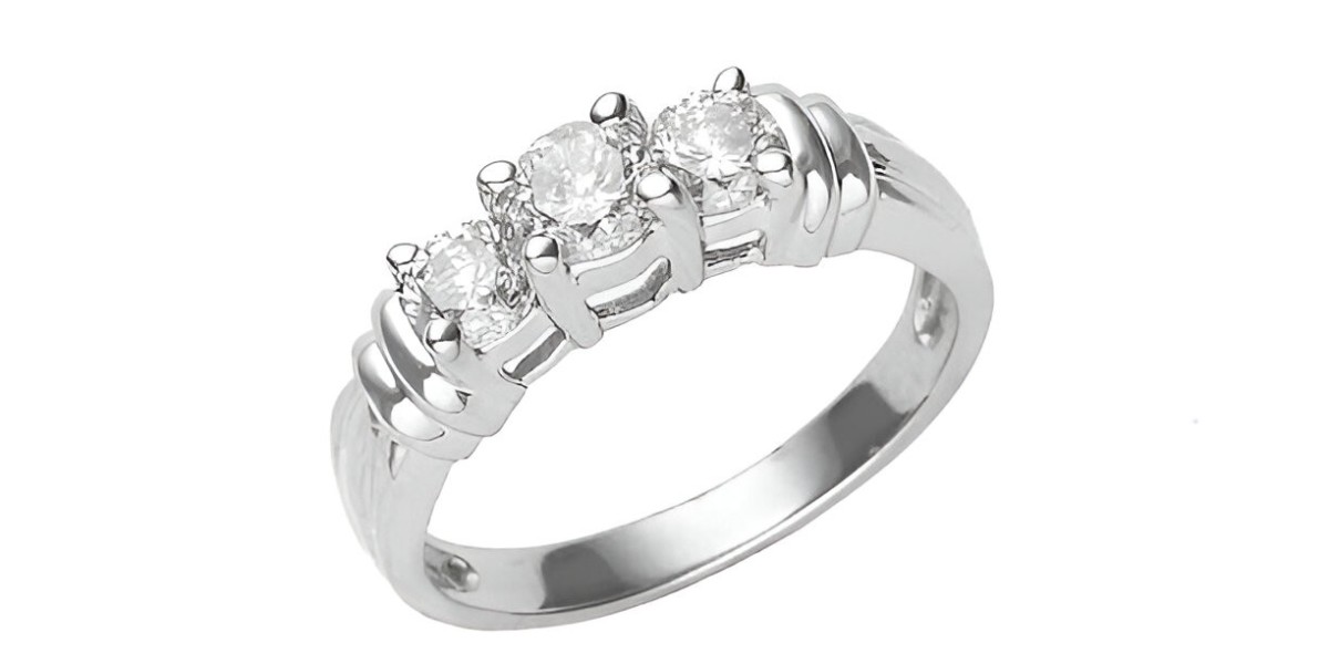 Everything You Need to Know About Side Stone Engagement Rings in the USA