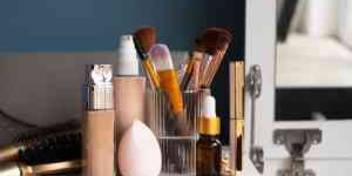 How Fragrance Fuels the Luxury Beauty Experience