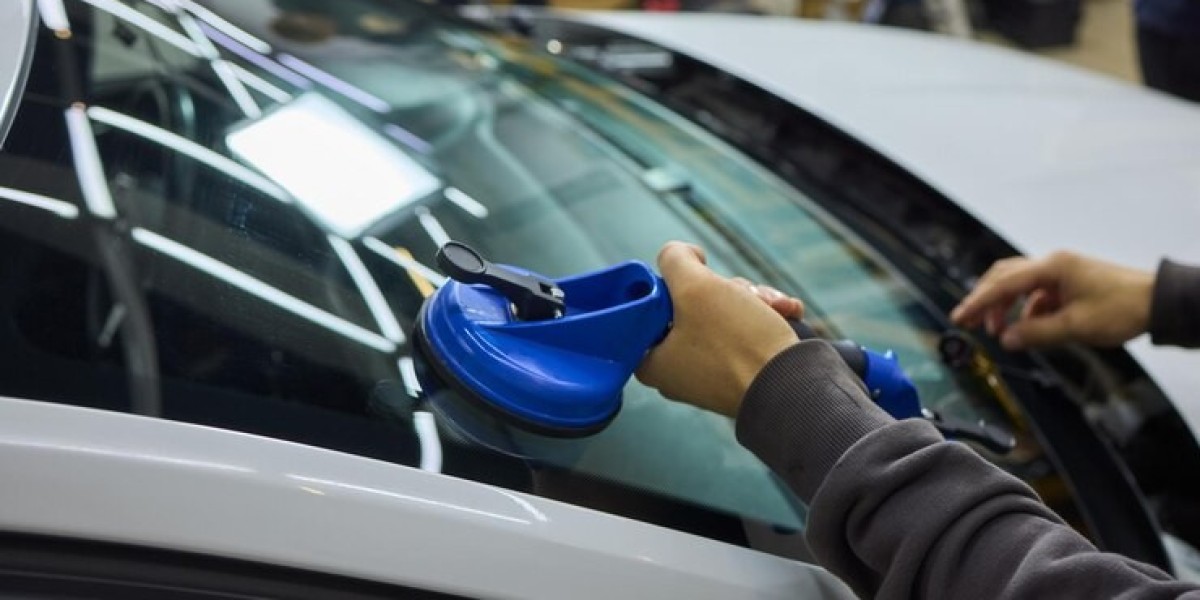 Automotive Glass Market Shows Dynamic Growth Amid Innovations and Safety Regulations Worldwide