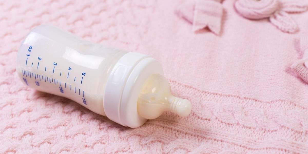 Navigating the Infant Bottles Market: Safety, Technology & Sustainability