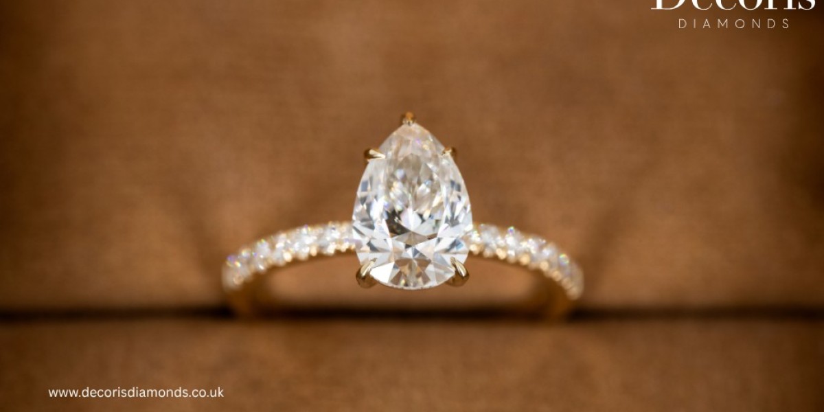 How Much Should You Spend on a Wedding Ring?