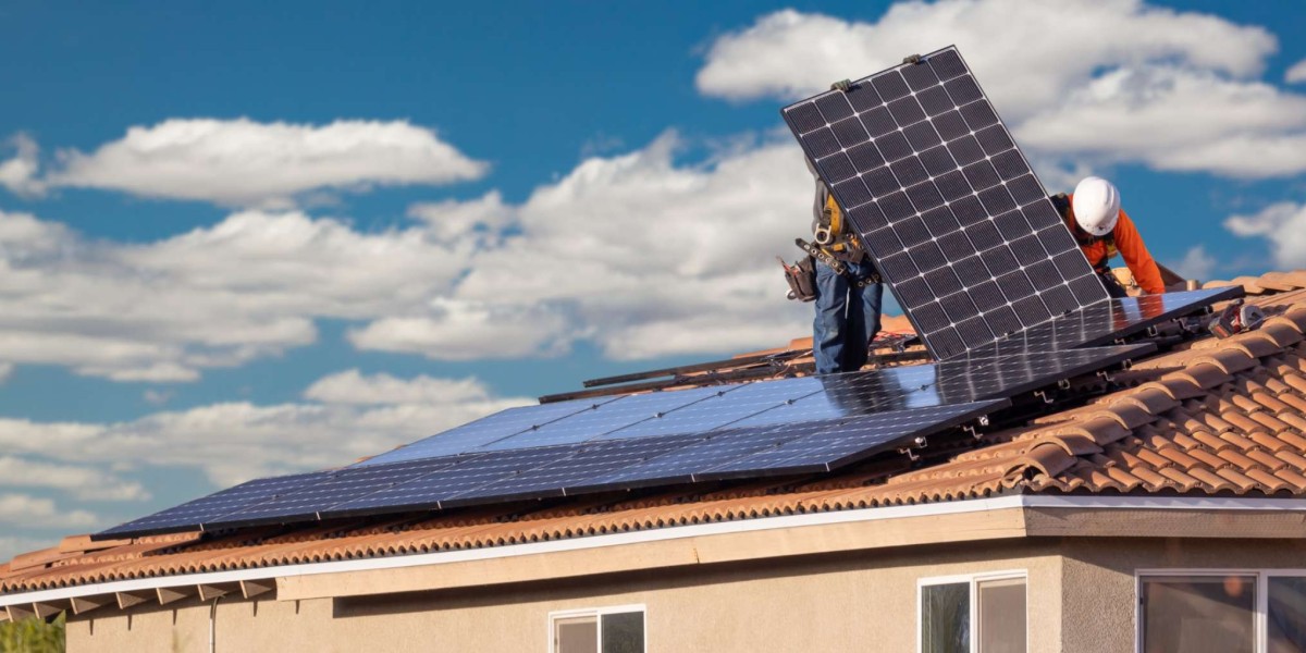 Solar Panel Market Confronts Material Shortages and Recycling Concerns Impacting Sustainability