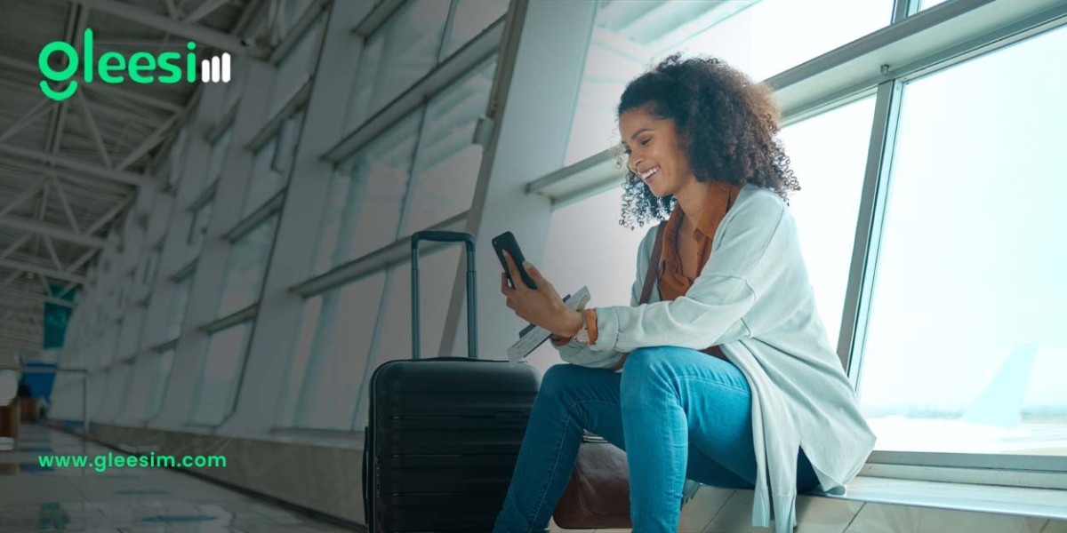 Traveling eSIM vs SIM Cards: Which One Wins in 2025?