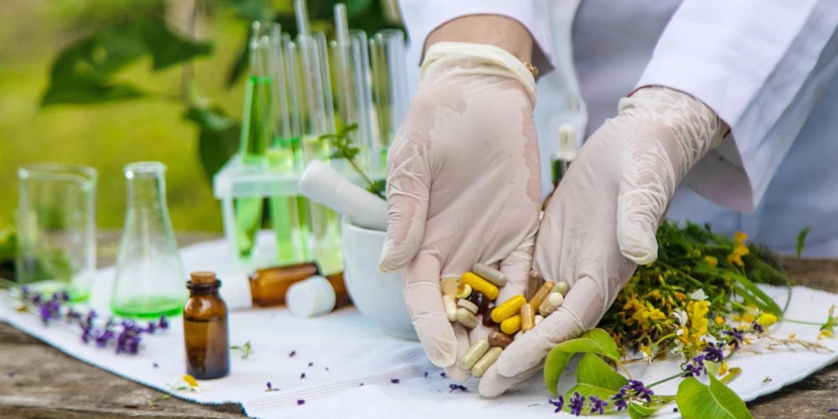 Exploring Traditional Medicine and Modern Treatments in Pandemic