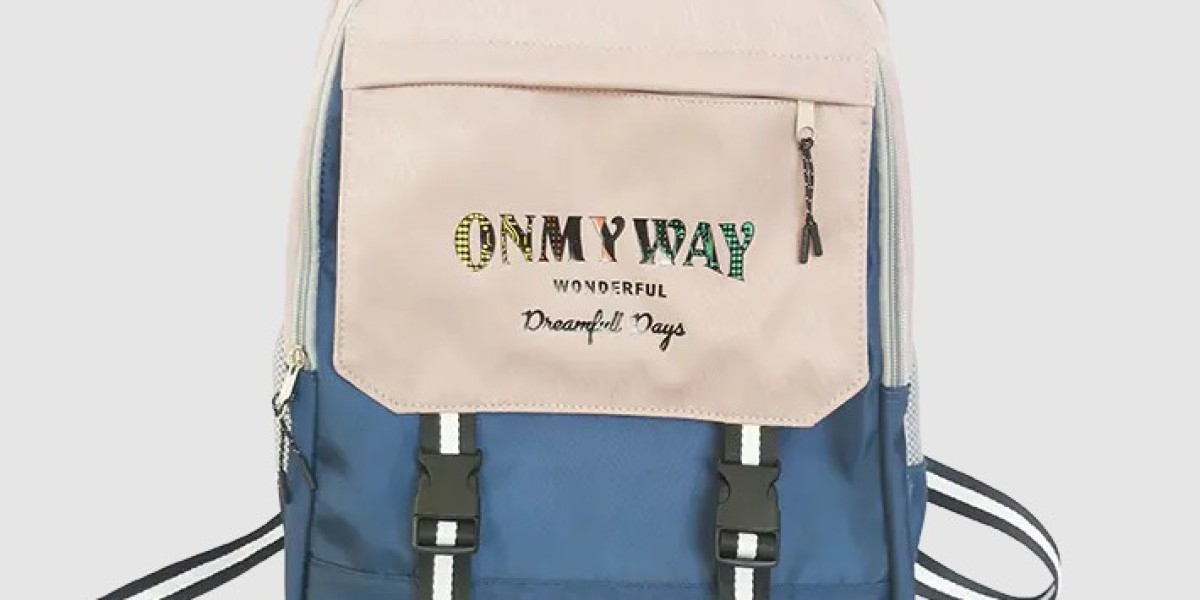 Comparing Materials Commonly Used in a Customized Bag