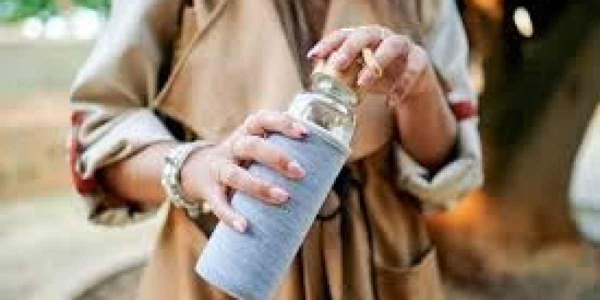 Reusable Water Bottle Market analysis of online sales growth and D2C brand penetration
