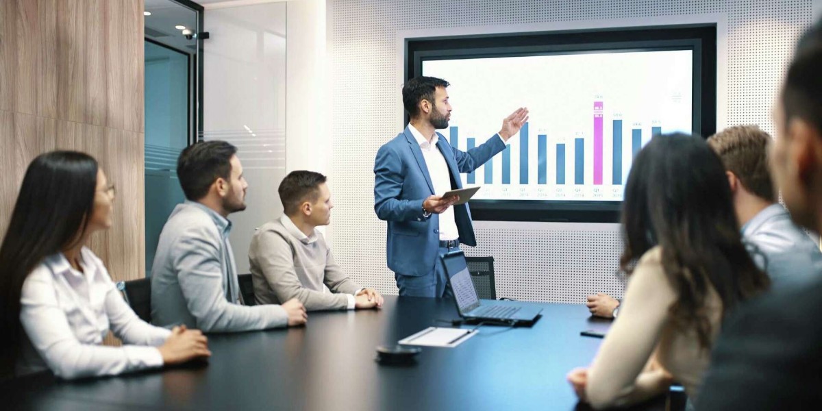How to Get a Financial Manager Job Without an MBA