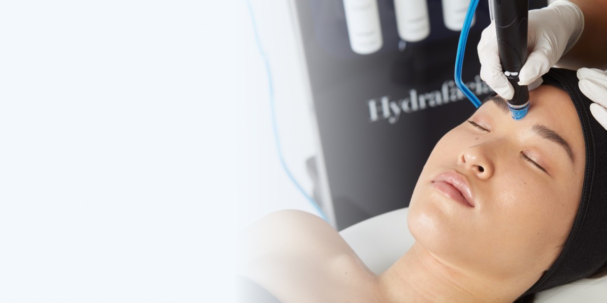 HydraFacial Treatment in Dubai for Acne and Oily Skin: Does It Work?