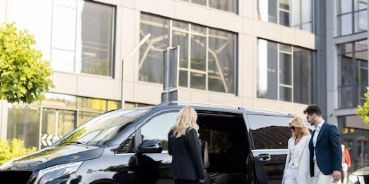 Explore Seattle in Style with Seattle Super Shuttle Luxury Rides
