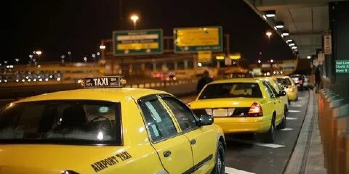 Journey into History and Mountains: Hegra Tour Service & Taxi from Jeddah to Taif