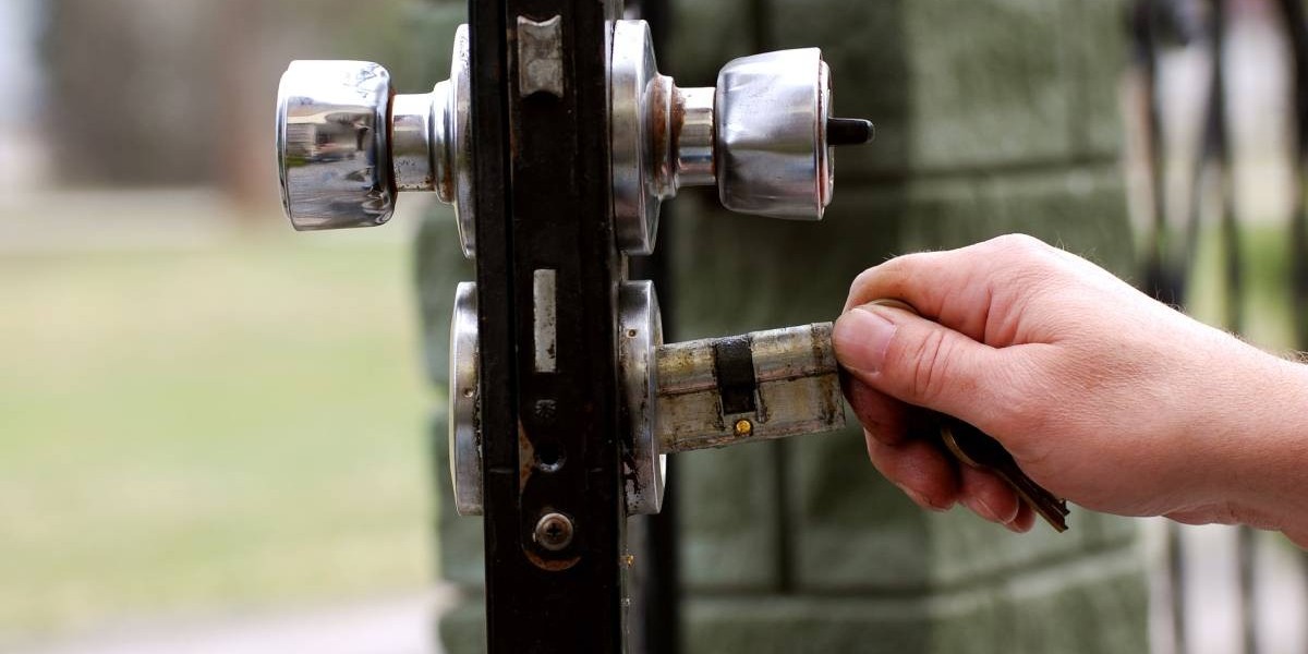 24-hour Emergency Locksmith Services in Twickenham: Your Lifeline in Lockout Incidents
