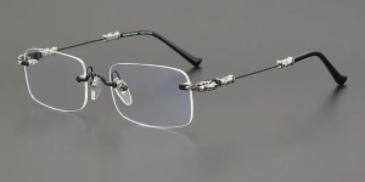 Browline Glasses – Where Retro Design Meets Daily Functionality