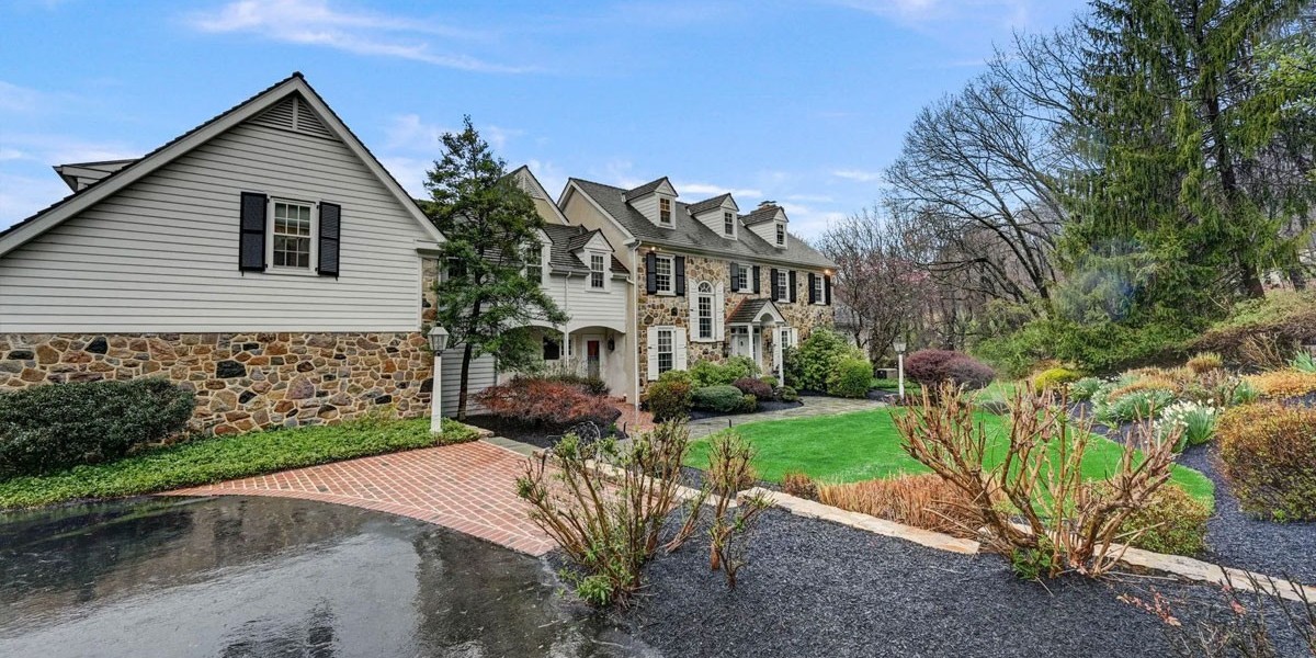 Choosing the Right Landscape Materials with Guidance from JDR Lawn and Landscape