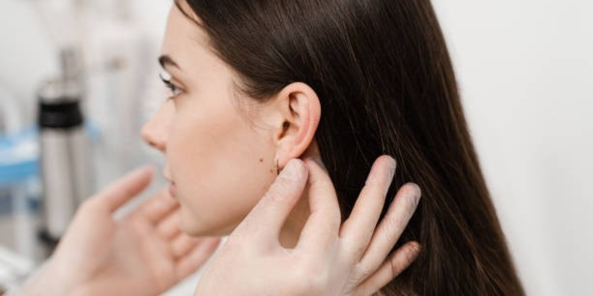 Non-Surgical Ear Pinning: Dubai Guide