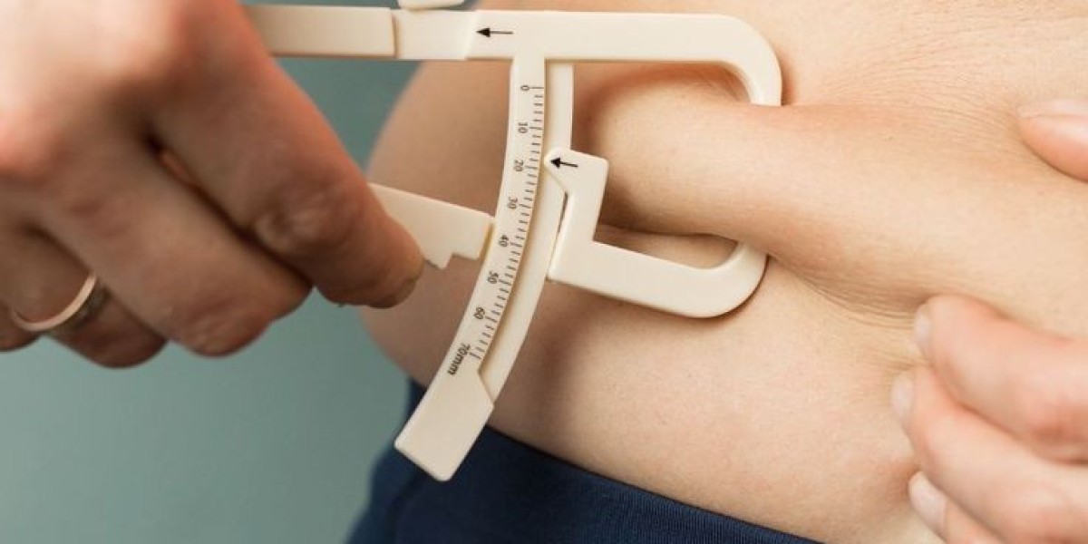 Liposuction in Riyadh vs. Non-Surgical Fat Reduction Methods
