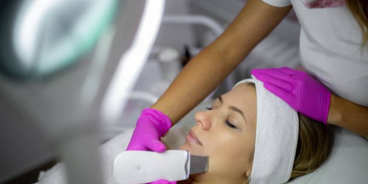 Glycolic Acid vs. TCA Peels: Which Chemical Peel Is Best in Riyadh?