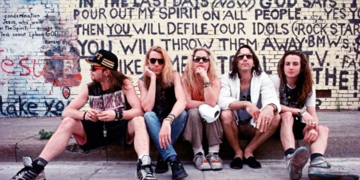 10 Grunge Bands You Should Know in the 1990s