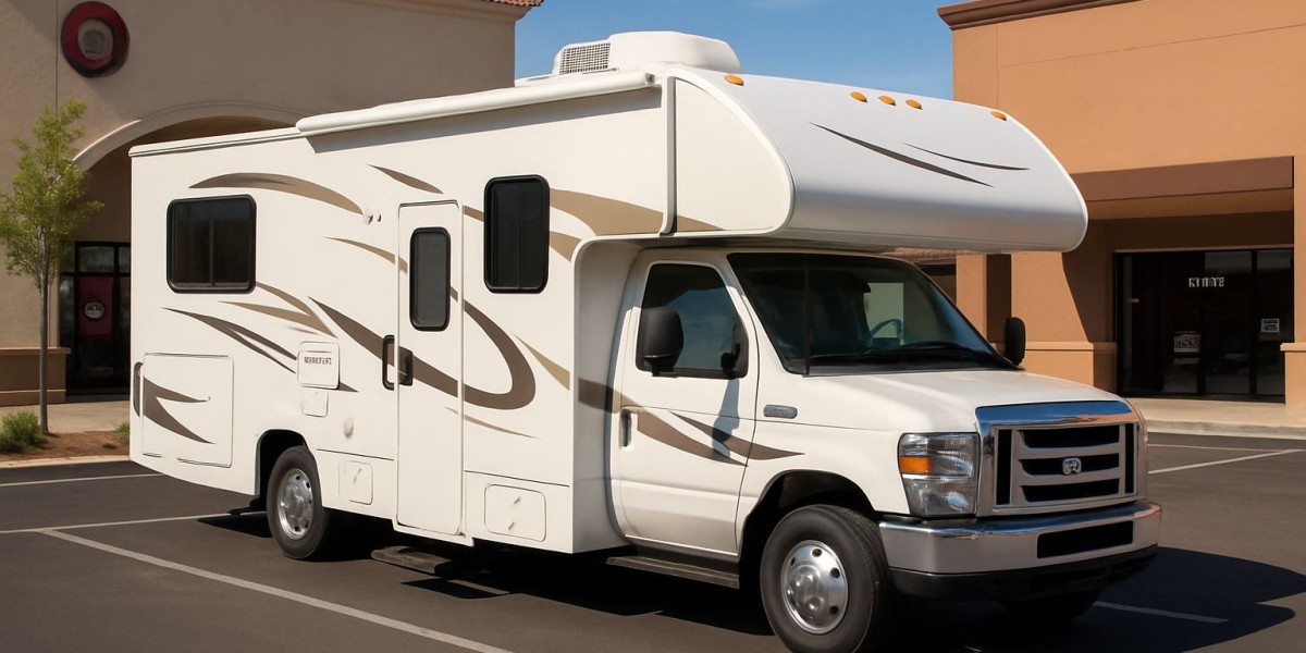 Travel Your Way: A Practical Look at Motorhome Hire and Holiday Homes in the UK