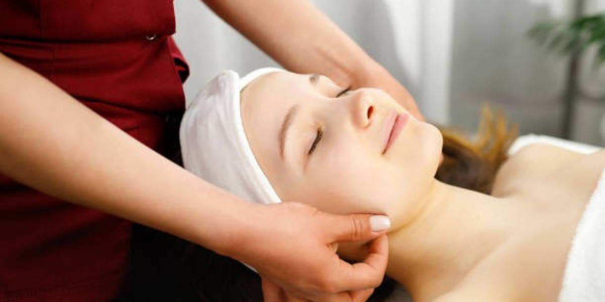 Deep Cleansing for Blackheads Riyadh? Unclogging Your Path to Clearer Skin