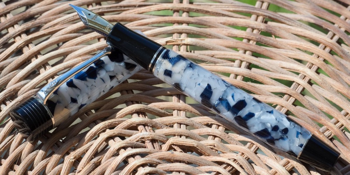 Why the Conway Stewart Fountain Pen Makes the Perfect Gift?
