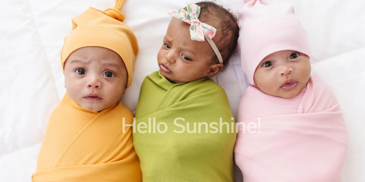 Premium Newborn Gift Set Pajamas in a Bamboo Gift Box for Newborns