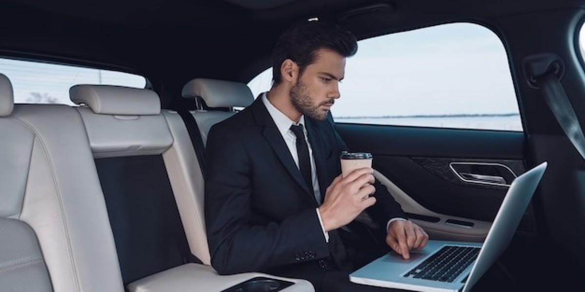 Upgrade Your Corporate Commute with a Business Travel Limo