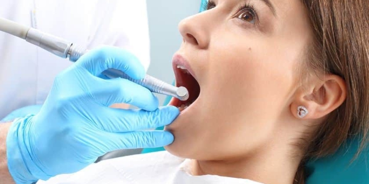 Throbbing Pain? You Might Need an Emergency Root Canal Now