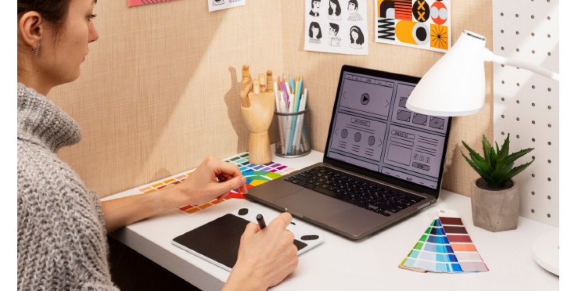 Can a Simple Logo Communicate More Than a Complex One?