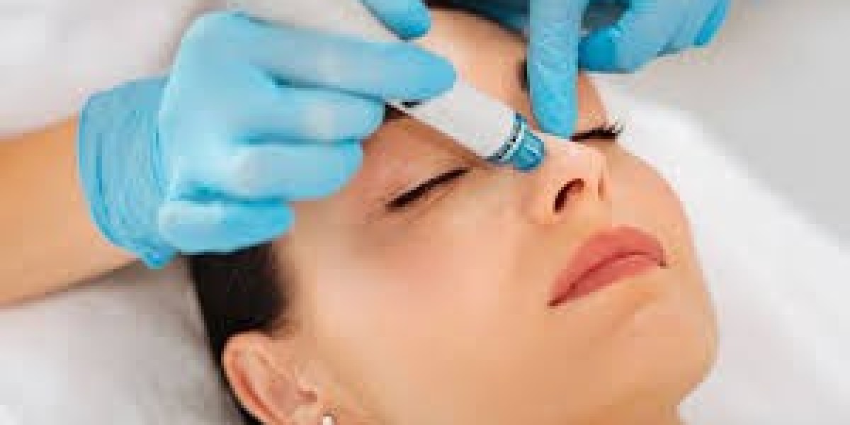 What Is a Hydrafacial and How Does It Work?